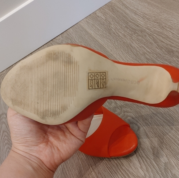 Trendy BCBG MAXAZRIA Jelly Mules - Picture 5 of 8